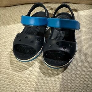 Croc sandals 6c